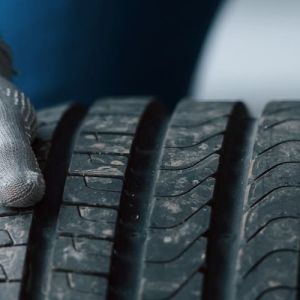 Давление в шинах грузового автомобиля: оптимальные значения, измерение, контроль