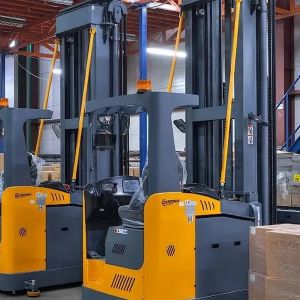 Как выбрать ричтрак для склада: сравнение разных типов