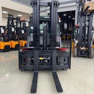 Дизельный вилочный погрузчик Zauberg DS70-I