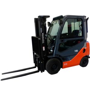 Дизельный вилочный погрузчик Toyota 02-8FDF15