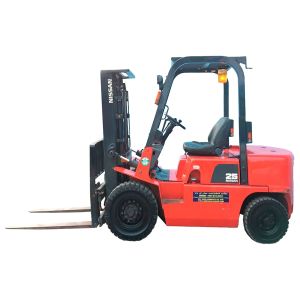 Дизельный вилочный погрузчик Nissan FJ02