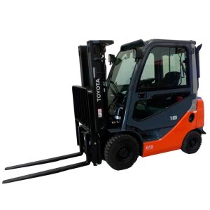 Дизельный вилочный погрузчик Toyota 02-8FDF18