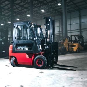 Бензиновый вилочный погрузчик Zauberg GB15