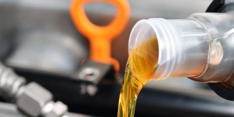 Интервал замены масла в двигателе: бензиновом, дизельном, на газу и в мото-часах