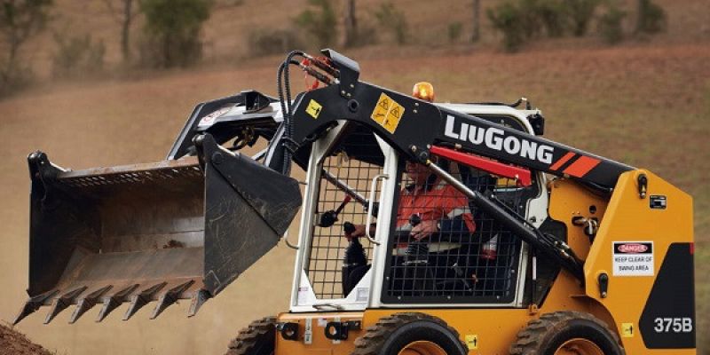 Мини-погрузчик: универсальный помощник для дома, дачи и фермерского хозяйства