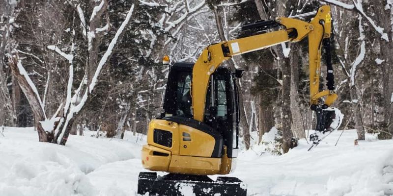 Выбор мини-погрузчика для уборки снега